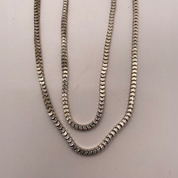 Women’s Necklaces Box Chain Silver Tone 32” - Picture 2 of 2